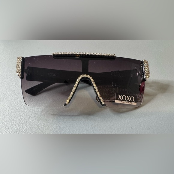 XOXO Accessories - XOXO Glam Black square Sunglasses with Rhinestone Accents Y2K